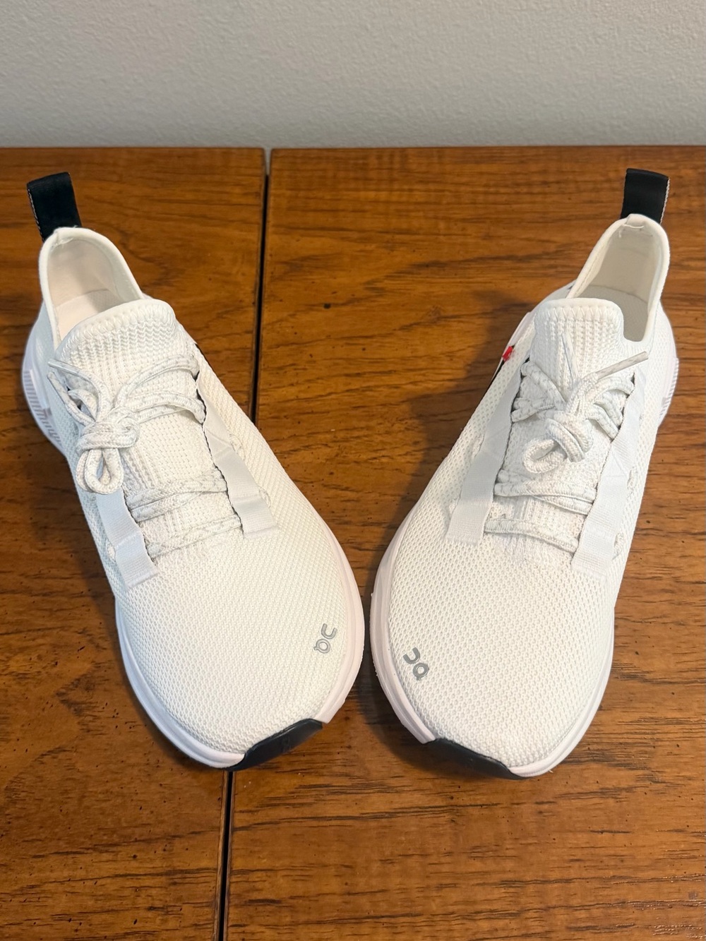 On Running Cloud Women’s Lightweight White Running Shoes